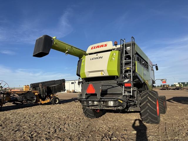 Image of CLAAS Lexion 8600TT equipment image 2