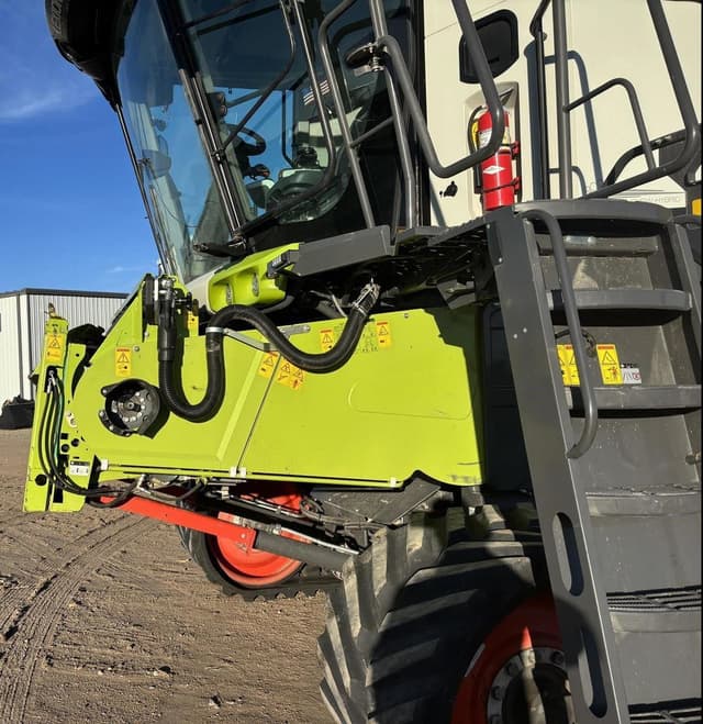 Image of CLAAS Lexion 8600TT equipment image 2