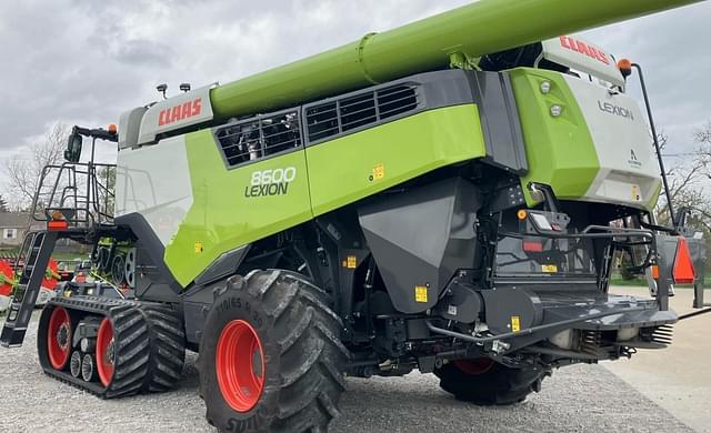 Image of CLAAS Lexion 8600TT equipment image 2