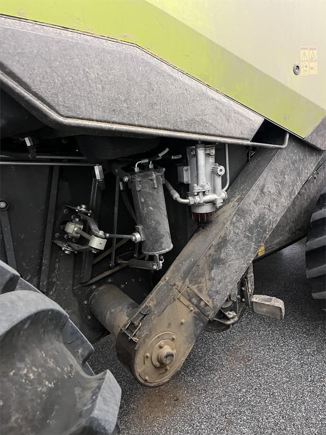 Image of CLAAS Lexion 8600TT equipment image 3