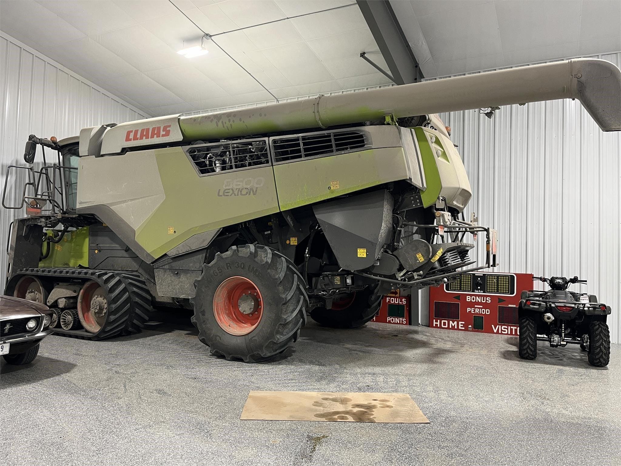 2022 CLAAS Lexion 8600TT Equipment Image0