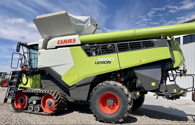 Image of CLAAS Lexion 8600TT equipment image 2