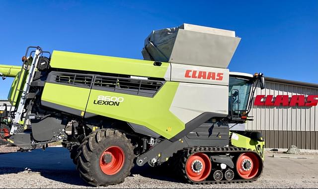 Image of CLAAS Lexion 8600TT equipment image 1