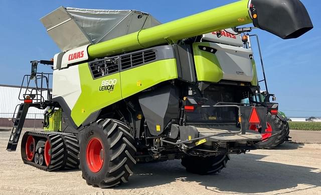 Image of CLAAS Lexion 8600TT equipment image 2