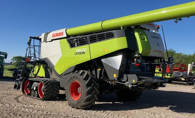 Image of CLAAS Lexion 8600TT equipment image 2