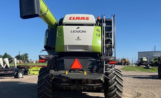 Image of CLAAS Lexion 8600TT equipment image 3