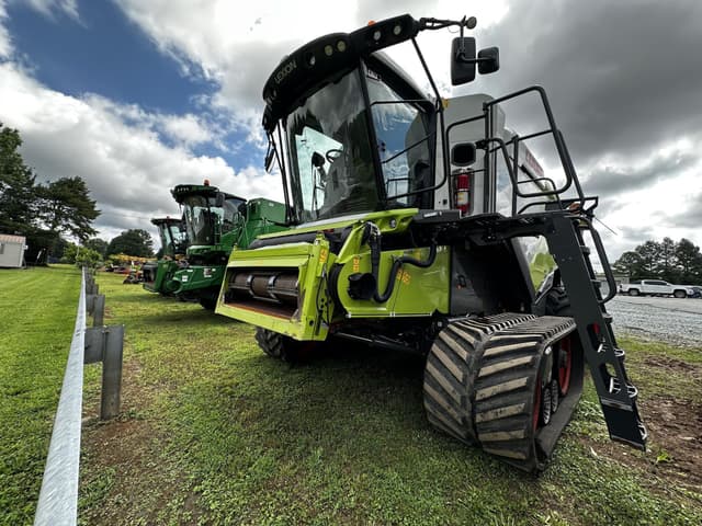 Image of CLAAS Lexion 8600TT equipment image 2