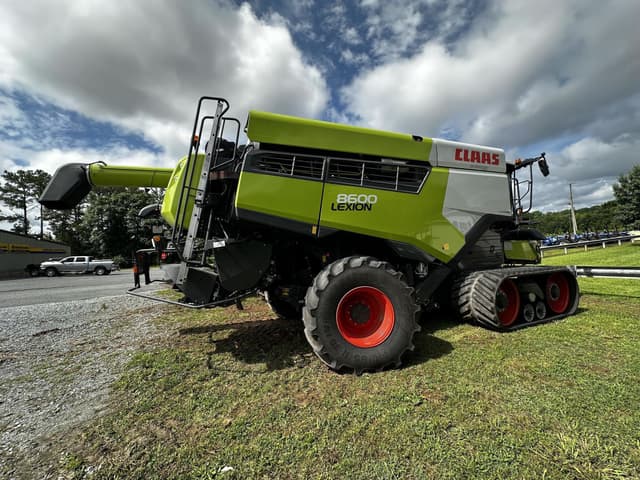 Image of CLAAS Lexion 8600TT equipment image 3