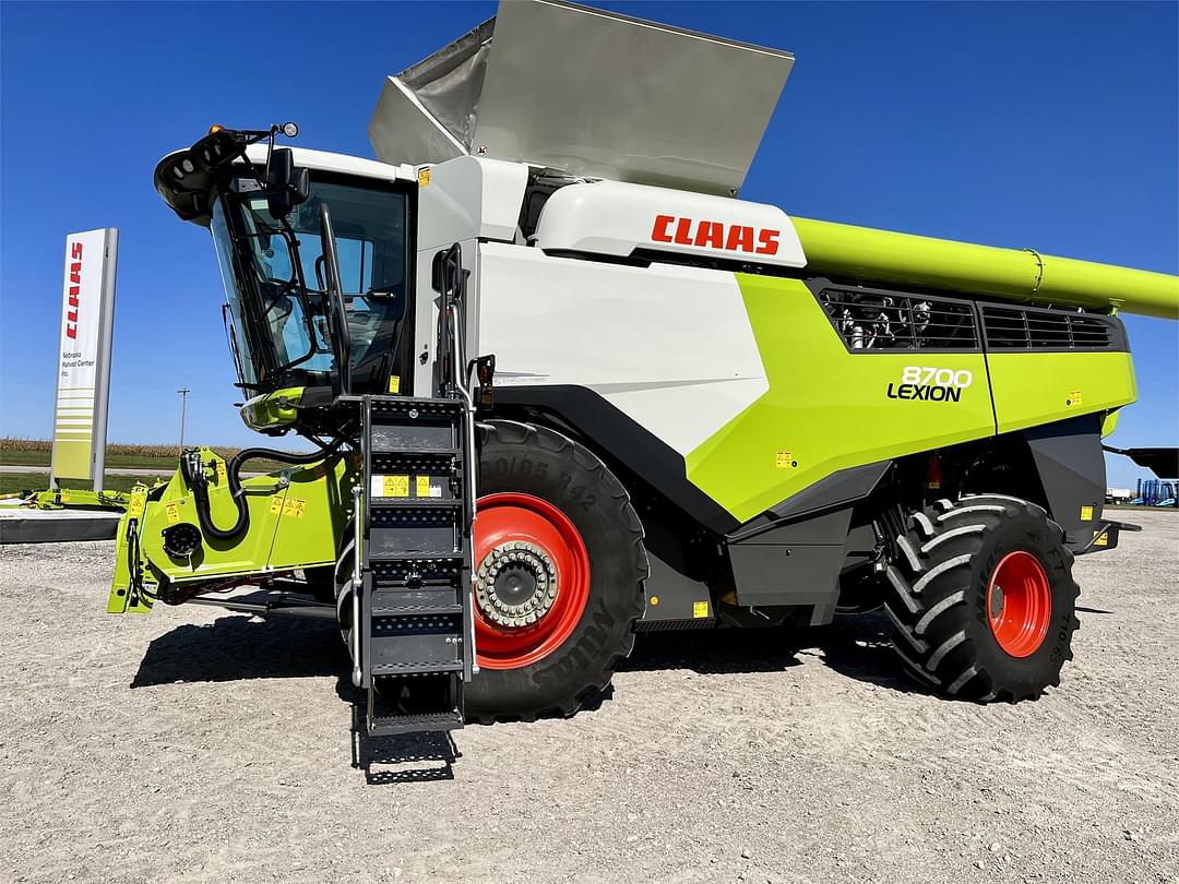 Image of CLAAS Lexion 8700 Primary image