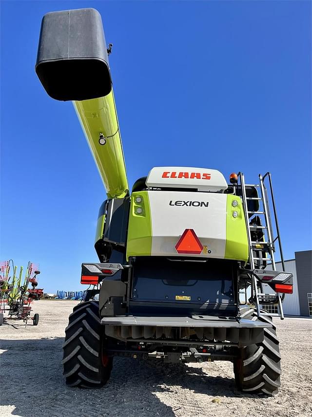 Image of CLAAS Lexion 8700 equipment image 3