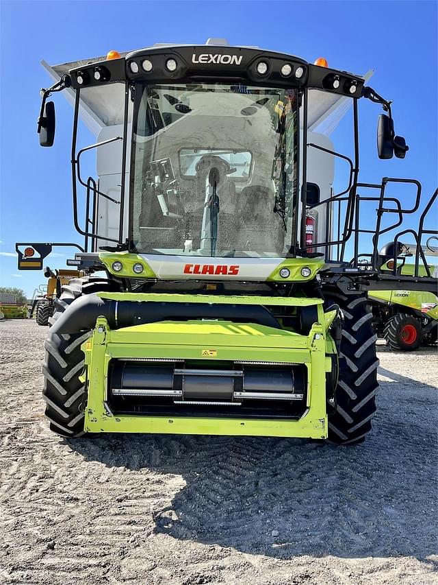 Image of CLAAS Lexion 8700 equipment image 2