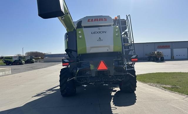 Image of CLAAS Lexion 8700TT equipment image 3