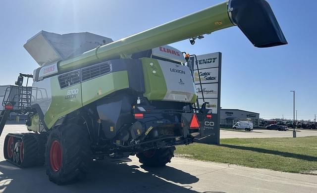 Image of CLAAS Lexion 8700TT equipment image 2