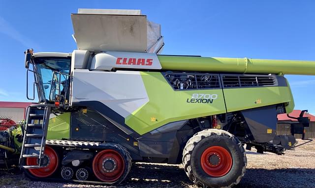 Image of CLAAS Lexion 8700TT equipment image 3