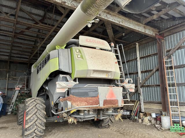Image of CLAAS Lexion 8700TT equipment image 4