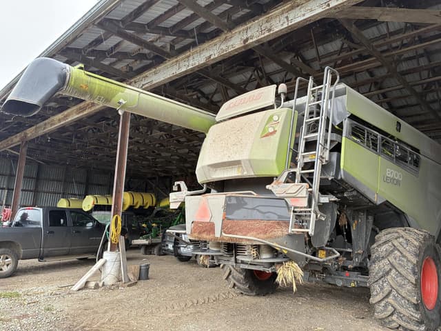Image of CLAAS Lexion 8700TT equipment image 2