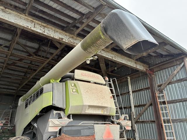 Image of CLAAS Lexion 8700TT equipment image 3