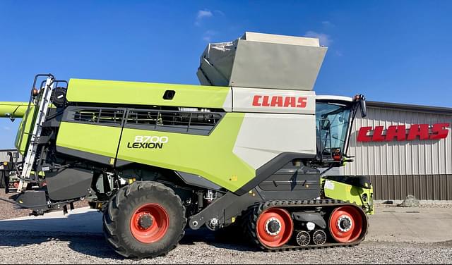 Image of CLAAS Lexion 8700TT equipment image 2