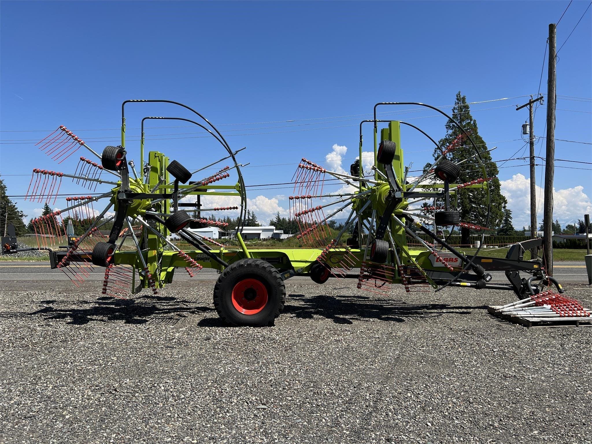 2022 CLAAS Liner 4800 Trend Equipment Image0