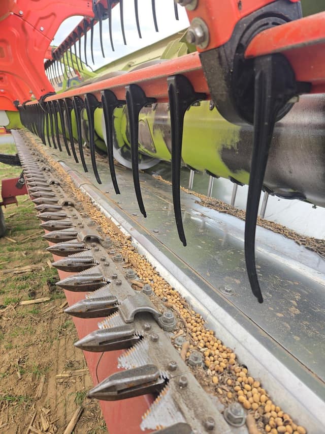 Image of CLAAS Maxflex 770 equipment image 2