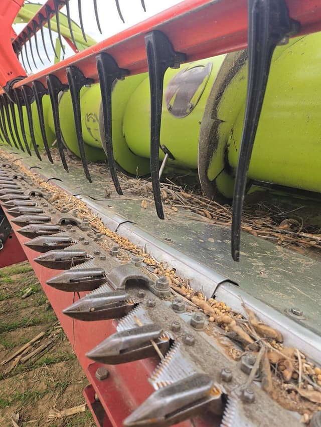 Image of CLAAS Maxflex 770 equipment image 4