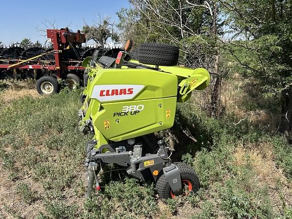 Image of CLAAS PU380 equipment image 1