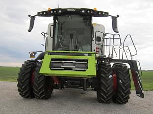 2022 CLAAS Trion 740 Equipment Image0