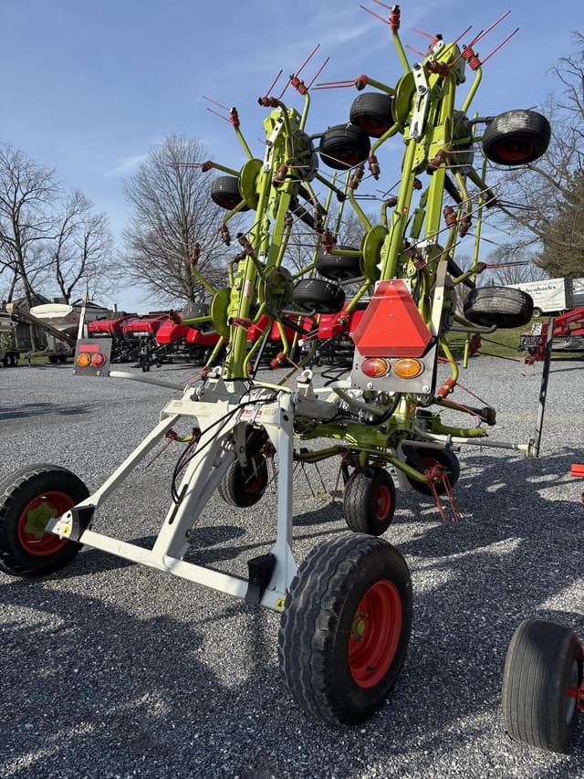 Image of CLAAS Volto 1100T equipment image 2