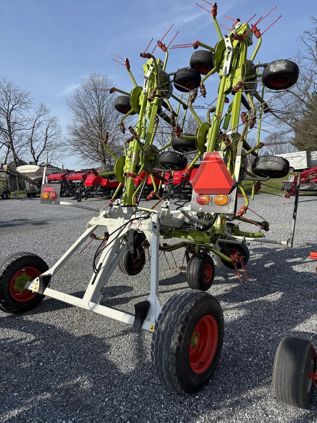 Image of CLAAS Volto 1100T equipment image 2