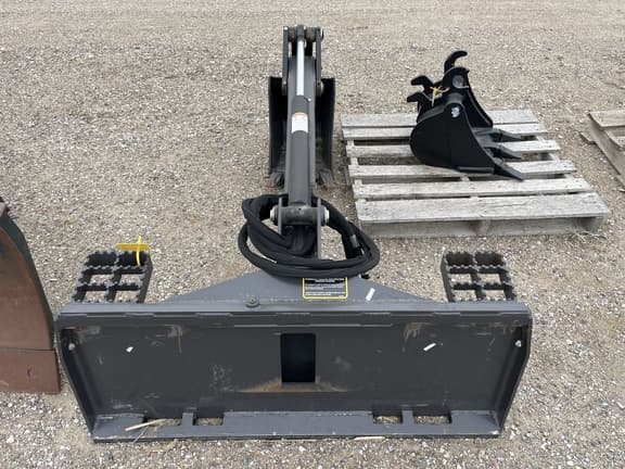 Image of Case Backhoe Bucket equipment image 3