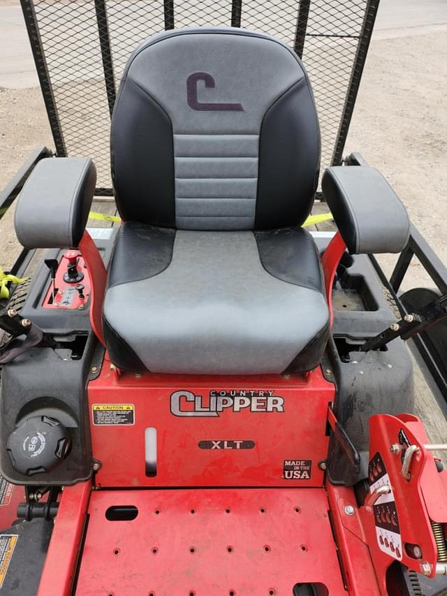 Image of Country Clipper XLT equipment image 4