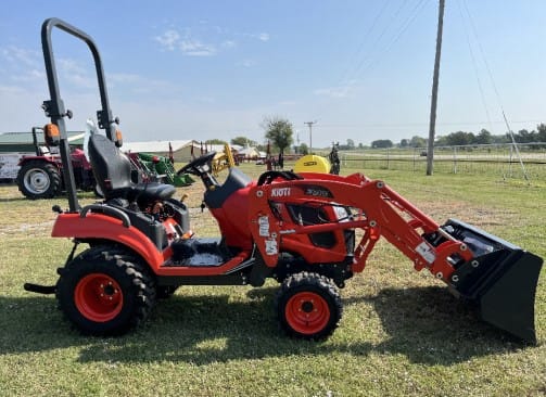 2022 Kioti CS2220 Equipment Image0