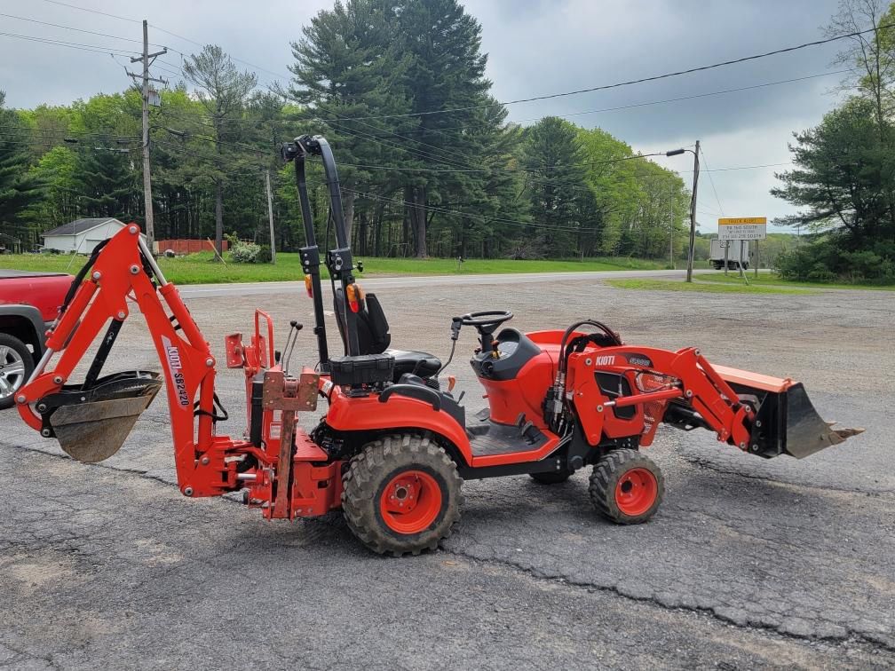 2022 Kioti CS2520 Equipment Image0