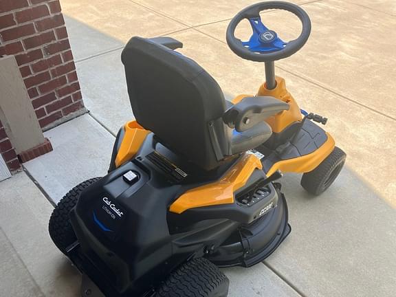 Image of Cub Cadet CC30E equipment image 3