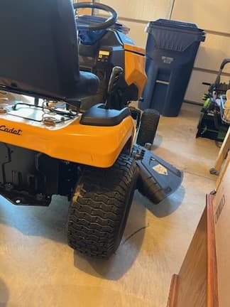 Image of Cub Cadet LT42E equipment image 4