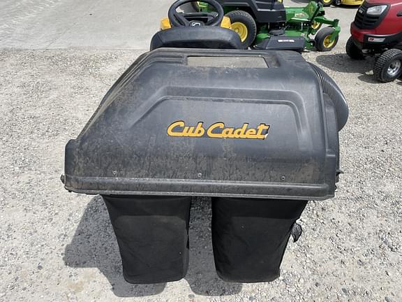 Image of Cub Cadet XT1 LT46 equipment image 4