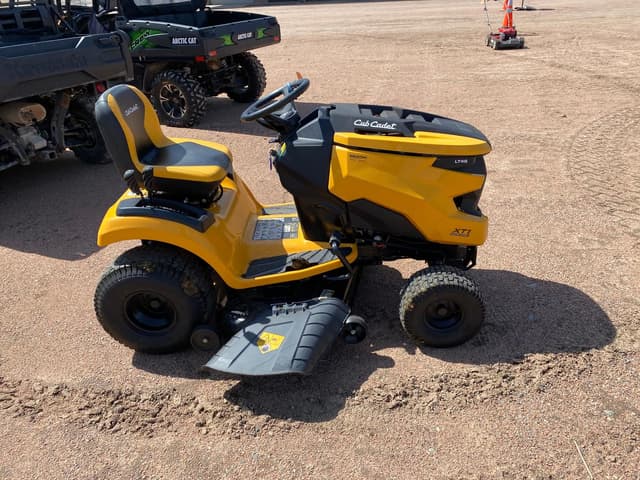 Image of Cub Cadet XT1 LT46 equipment image 3