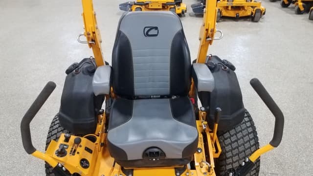 Image of Cub Cadet Pro Z972L equipment image 2