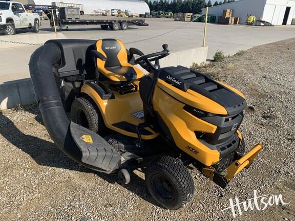 2022 Cub Cadet XT2 SLX50 Equipment Image0