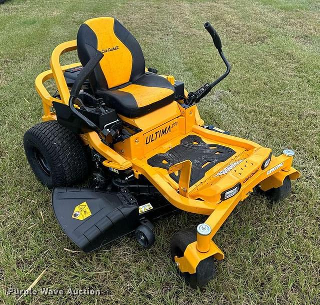 Image of Cub Cadet Ultima ZT1 equipment image 2