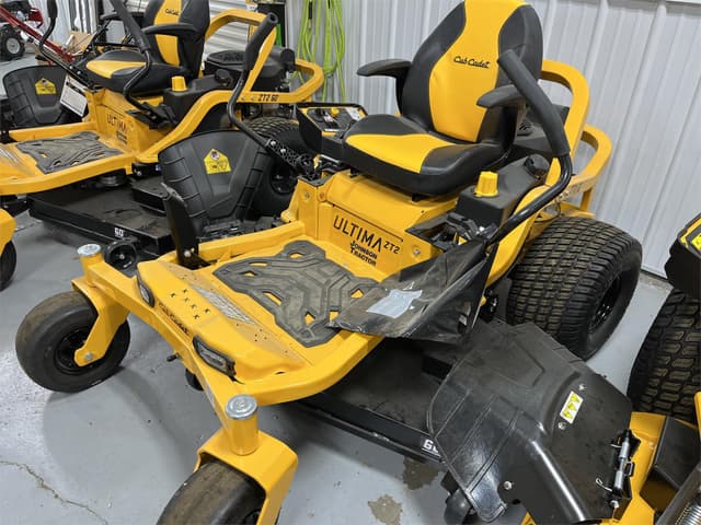 Image of Cub Cadet Ultima ZT2 equipment image 1