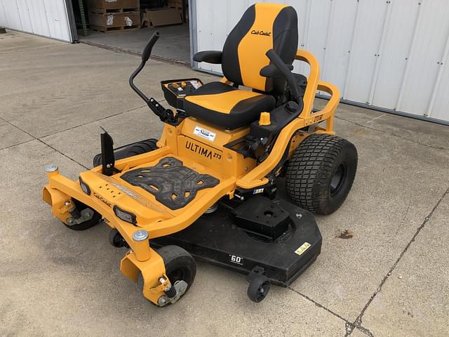 Image of Cub Cadet Ultima ZT3 equipment image 2