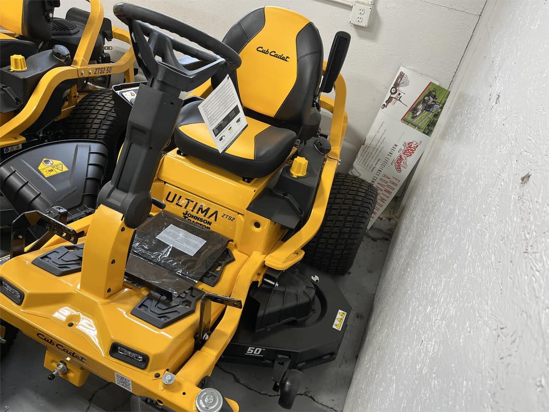 Image of Cub Cadet Ultima ZTS2 Image 1