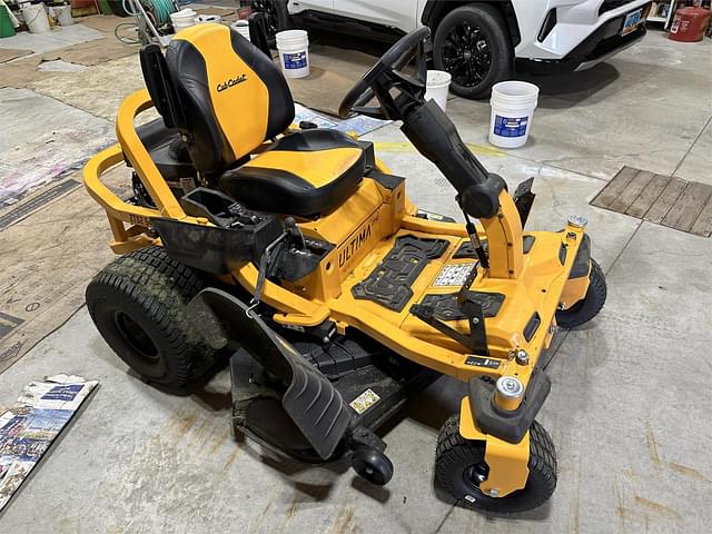 Image of Cub Cadet Ultima ZTS2 equipment image 1