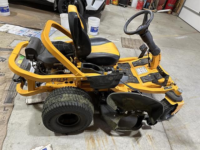 Image of Cub Cadet Ultima ZTS2 equipment image 4