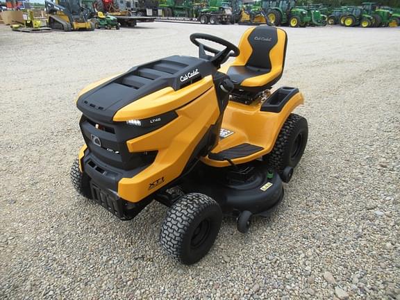 Image of Cub Cadet XT1 LT46 equipment image 2