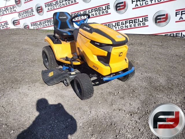 Image of Cub Cadet XT1 equipment image 2