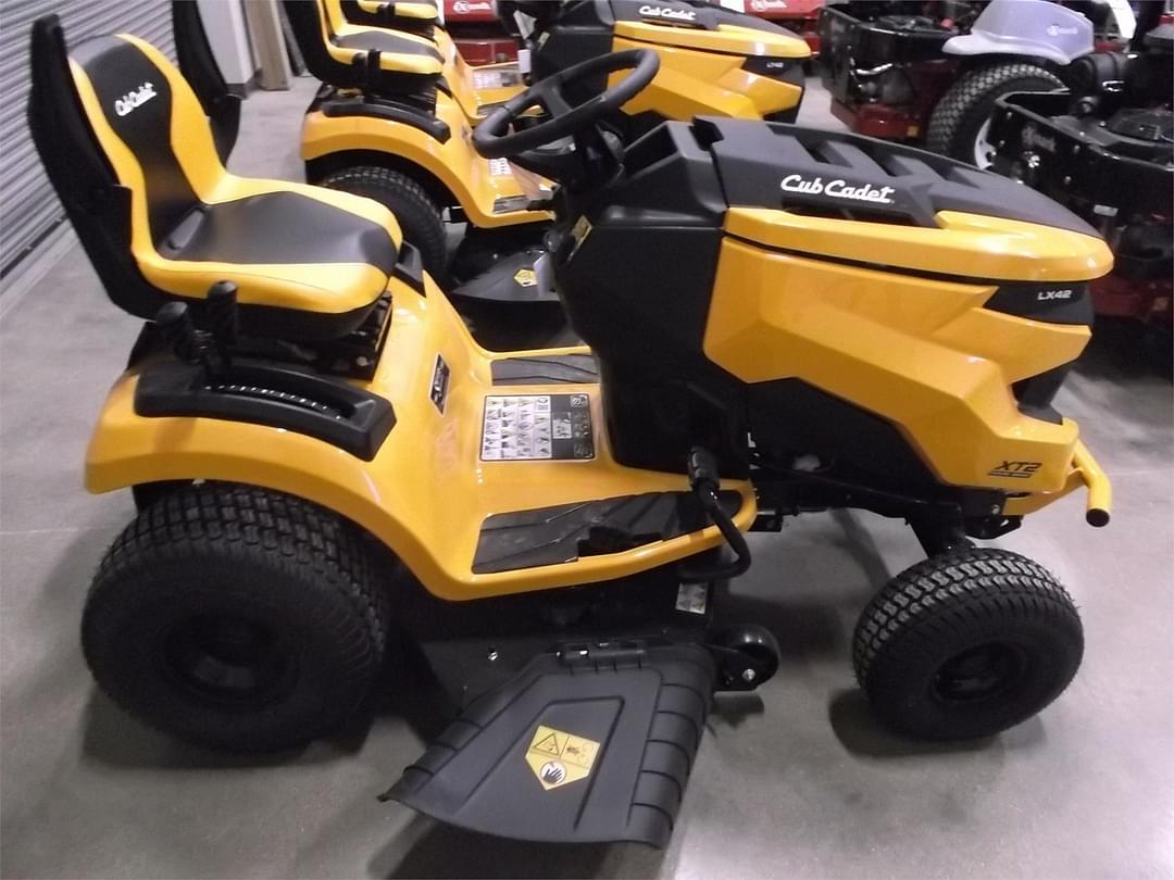 Image of Cub Cadet XT2 LX42 Image 0