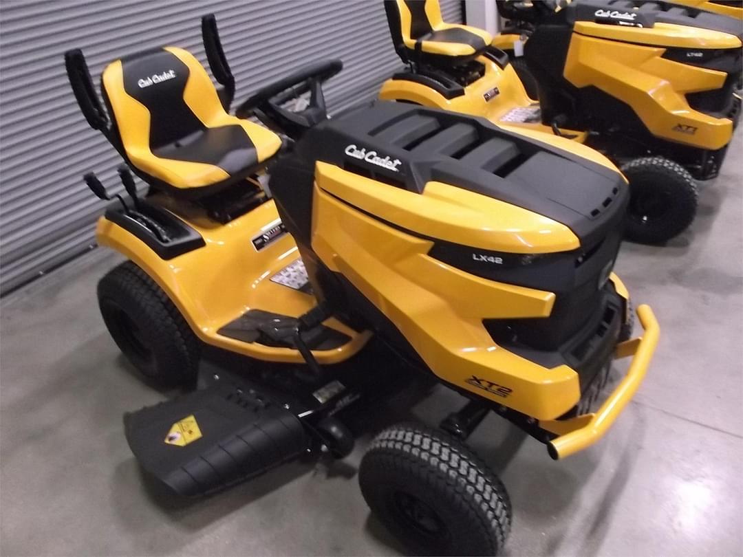 Image of Cub Cadet XT2 LX42 Image 1