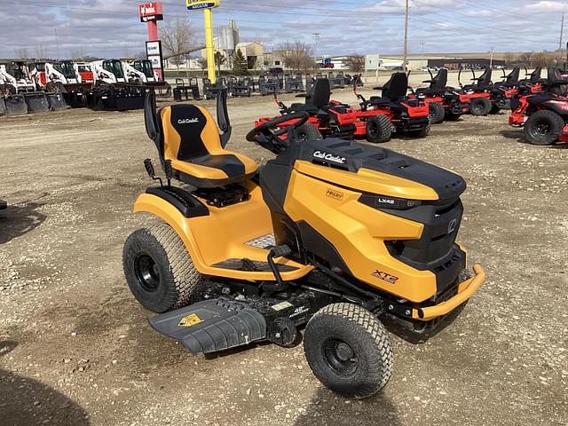 Image of Cub Cadet XT2 LX42 equipment image 2